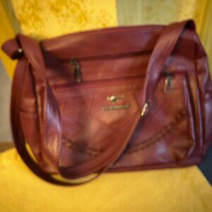 Aoguandaishu Soft UP leather crossbody bag burgundy  zip front/back   9x11  very